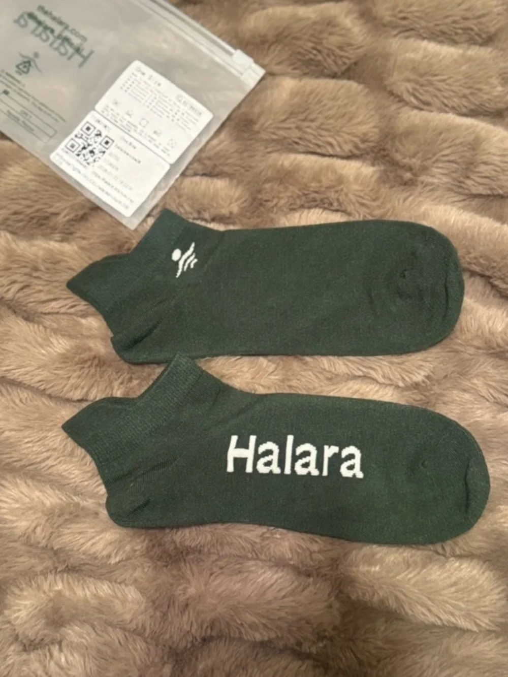 Halara Low-Cut Pair of Socks in Dark Green - OS , NWT